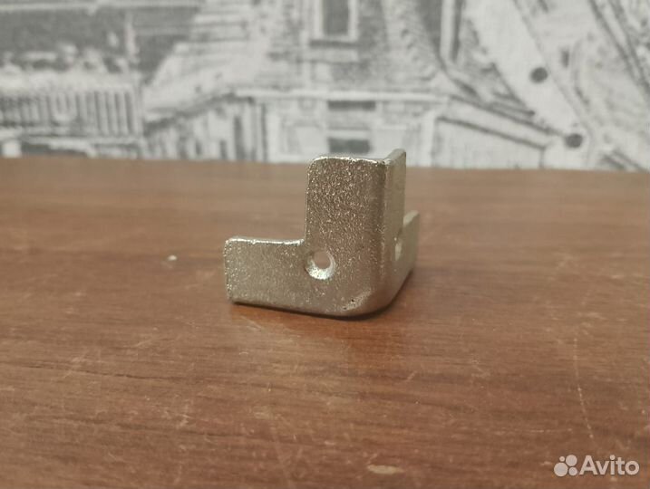 Уголки на акустические колонки