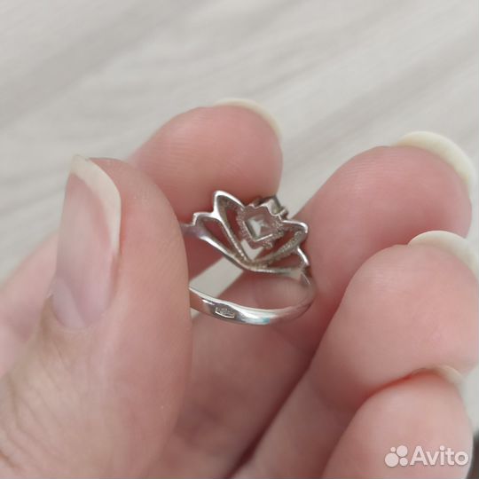 Кольцо с топазом