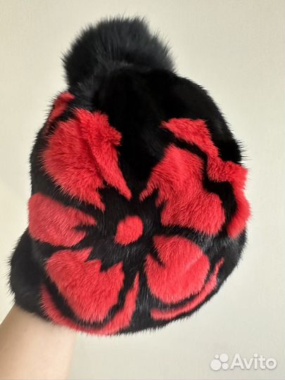 Норковая шапка с бубоном