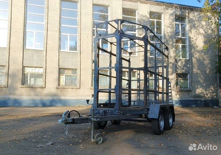 Прицеп - коневоз новый