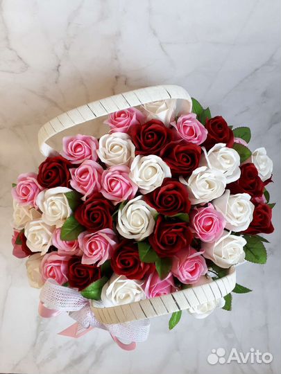 Букет из 43 мыльных роз корзина 1 сентября учителю