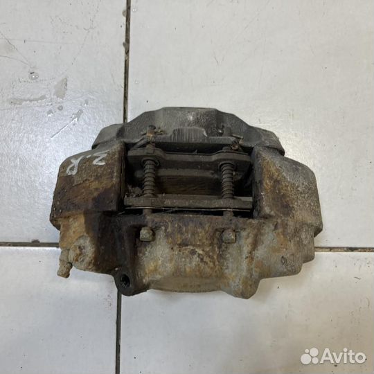 Суппорт задний правый Land Rover Defender 110 L316