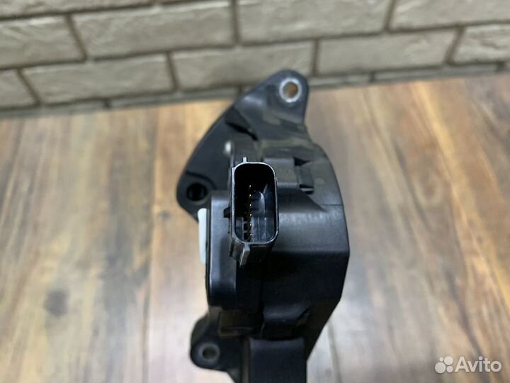 Range Rover Sport Педаль газа