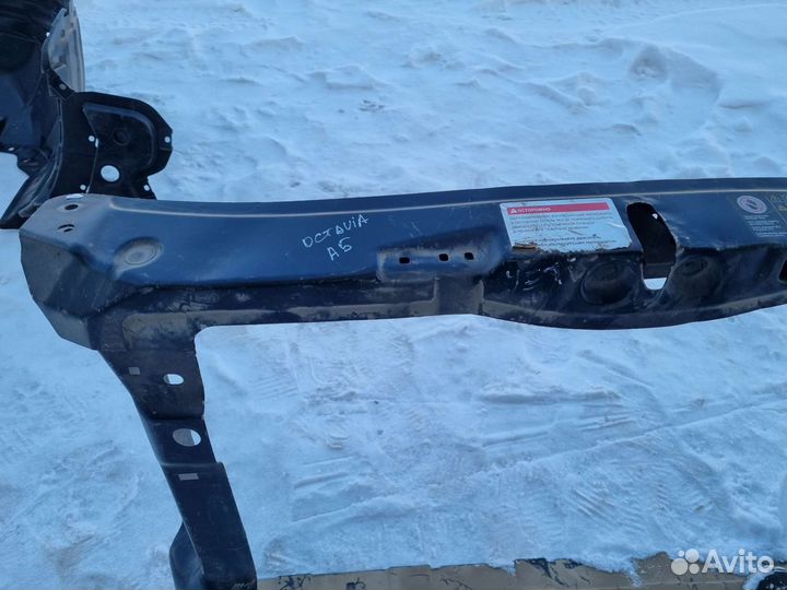 Рамка радиатора Телевизор Octavia A5