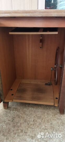 Тумбочка от швейной машинки