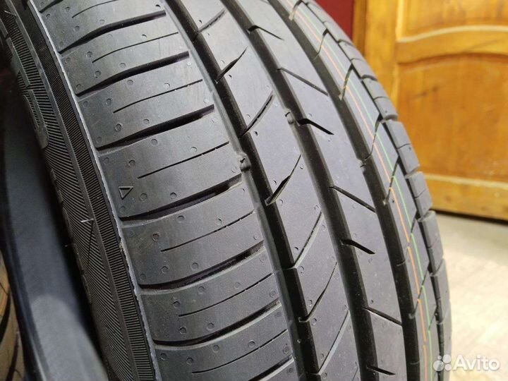 Kumho Ecsta HS52 205/55 R16 94W