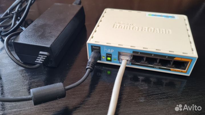 Роутер Mikrotik RB951Ui-2nD