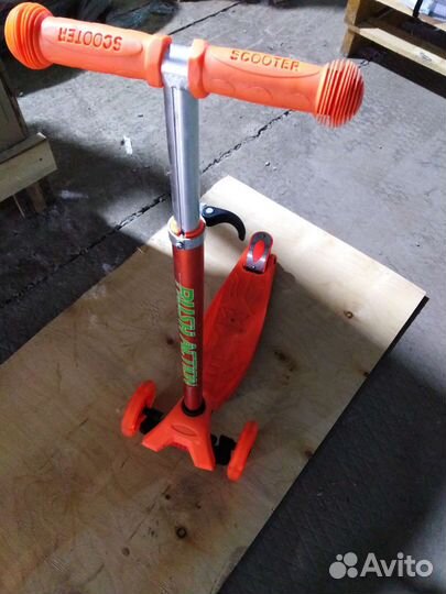 Самокат детский трехколесный