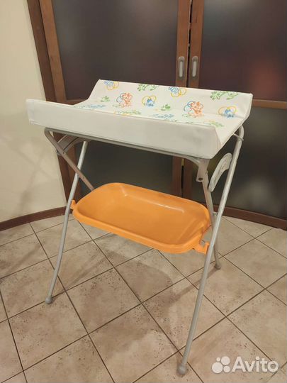 Пеленальный столик с ванночкой