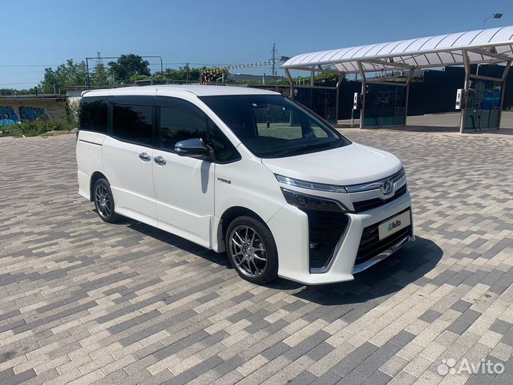 Toyota Voxy 2020