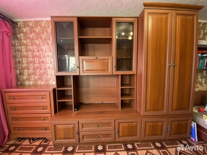 Стенка в гостиную