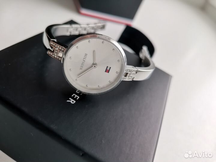Tommy Hilfiger часы