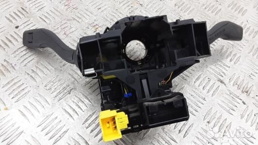 Переключатель поворотов и дворников (стрекоза) audi A3 8P (93U19Q801)