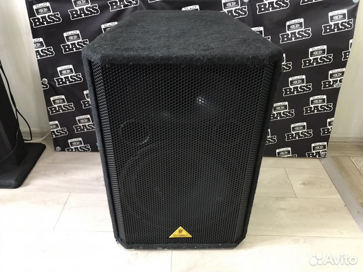 Активная колонка behringer 550W