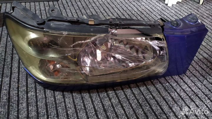 Фара subaru forester sg5