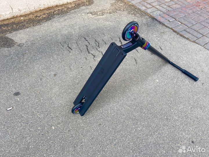 Трюковой самокат новый, нео-хром