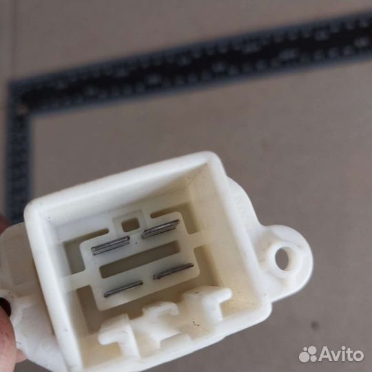 Резистор отопителя Ford Focus 2