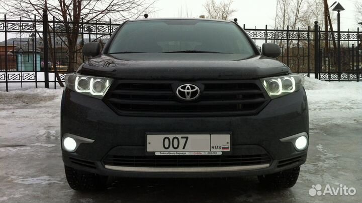 Передние фары Toyota highlander