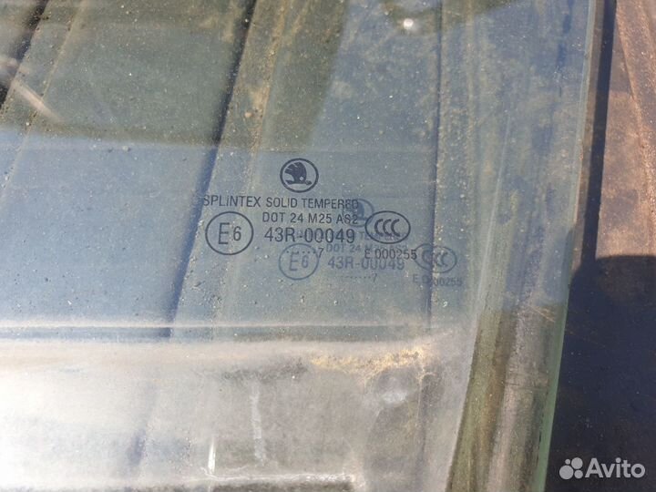 Стекло левое переднее заднее Octavia A4 Tour лифтб