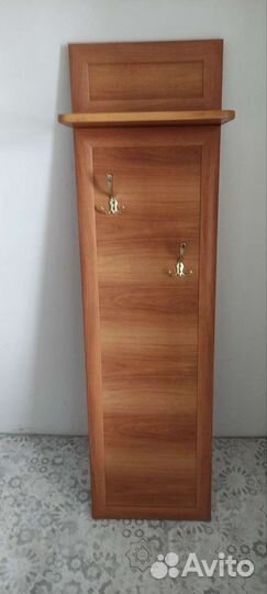 Вешалка настенная с тумбой