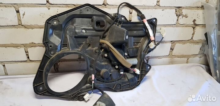 Mazda 3 BL Стеклоподъемник в сборе задний левый