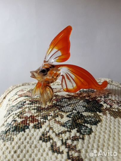 Фигурка из стекла Золотая рыбка