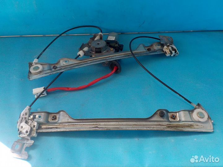 Стеклоподъемник передний правый Infiniti FX (S50)