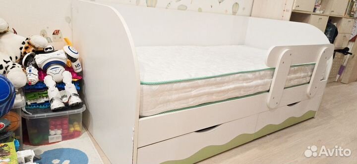 Продам кровать детскую б/у