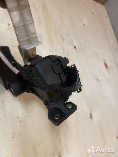 Педаль газа Volkswagen touareg 7L