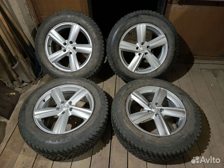 Зимние колеса Goodyear 235/65R18