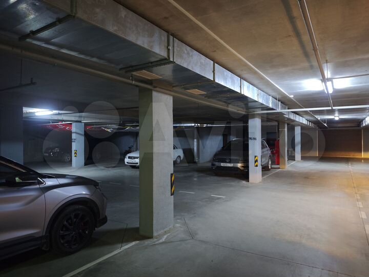 Машиноместо, 13 м²