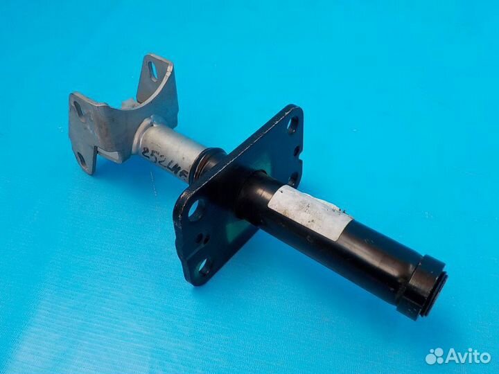 Кронштейн усилителя переднего бампера левый Audi A