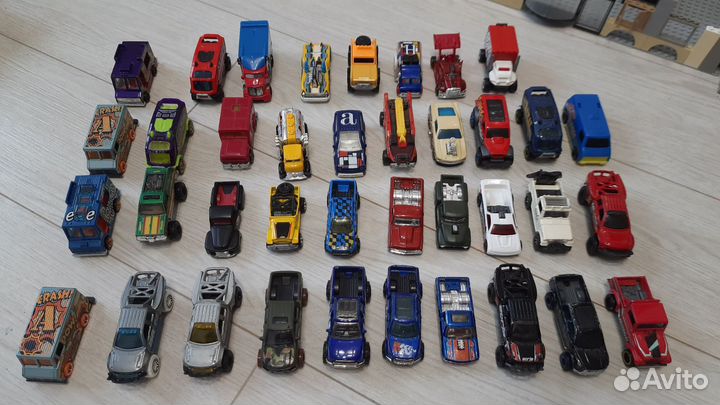 Hot wheels машинки / внедорожники / фургоны