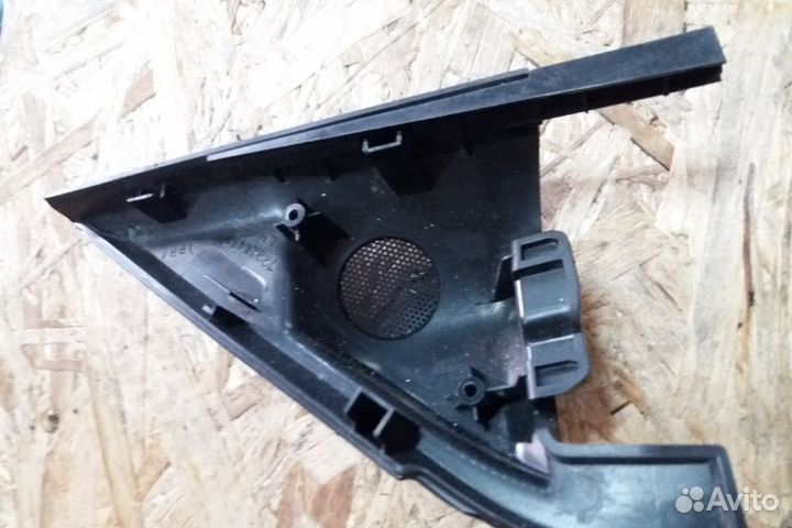 Треугольник двери с твиттером Mitsubishi Pajero 4