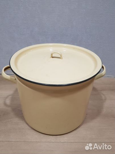 Кастрюля эмалированная