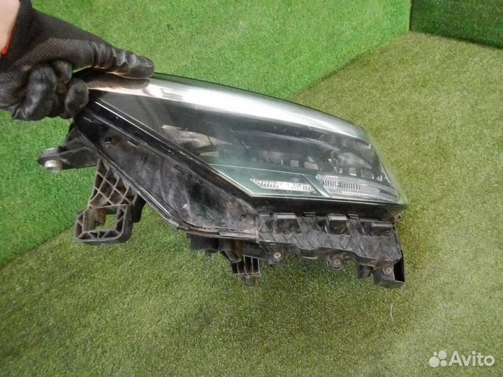 Фара левая Volkswagen Polo