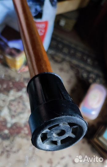 Трость опорная деревянная с пластмассовой ручкой