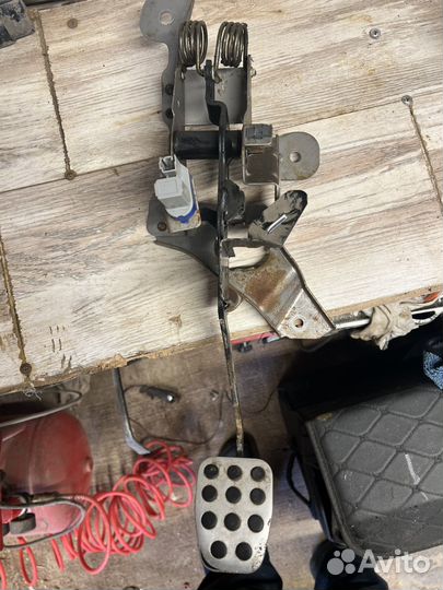 Педаль сцепления mazda 3 mps bk