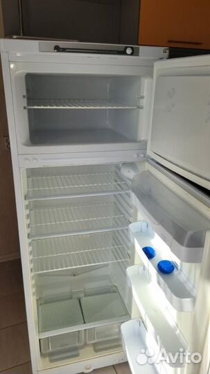 Холодильник indesit