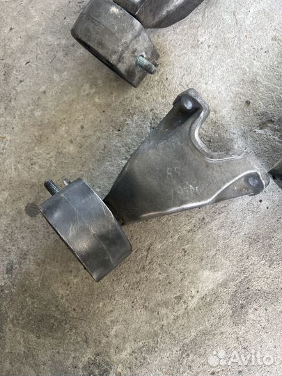 Кранштейн кпп 8D0399113AB Audi A4 B5