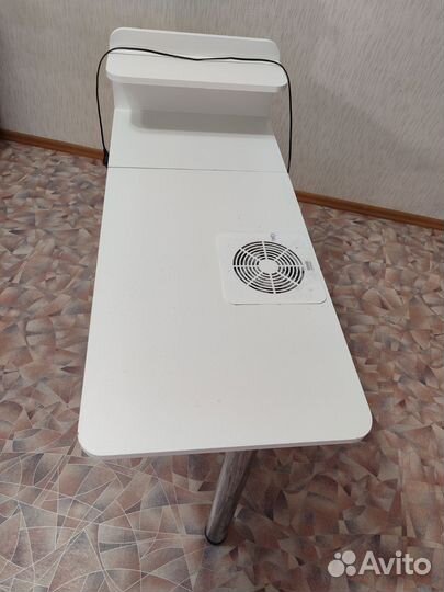 Столик маникюрный складной б/у