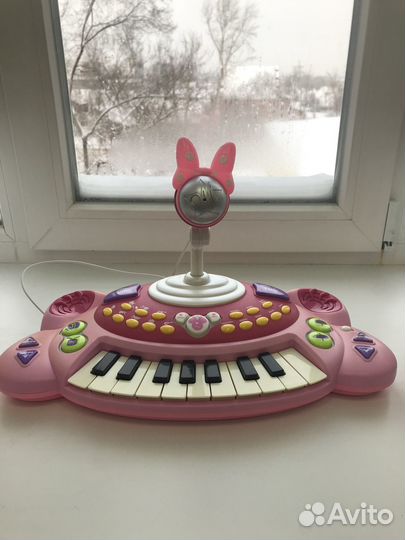 Детская игрушка синтезатор