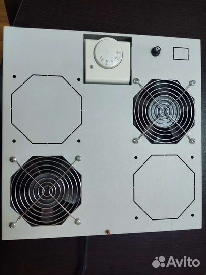 Блок вентиляторов с термостатом TR010