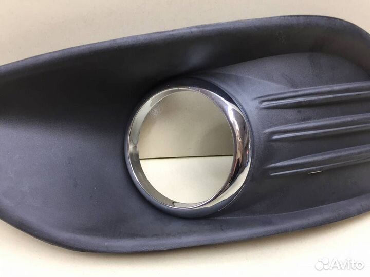 Рамка противотуманной фары левой Ford Focus 2 DB 2