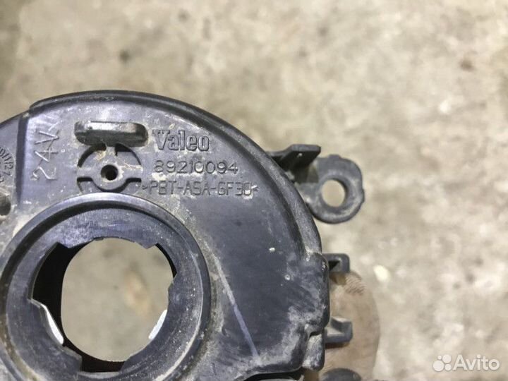 Левая противотуманная фара Geely Emgrand EC7