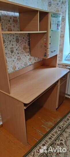 Компьютерный стол