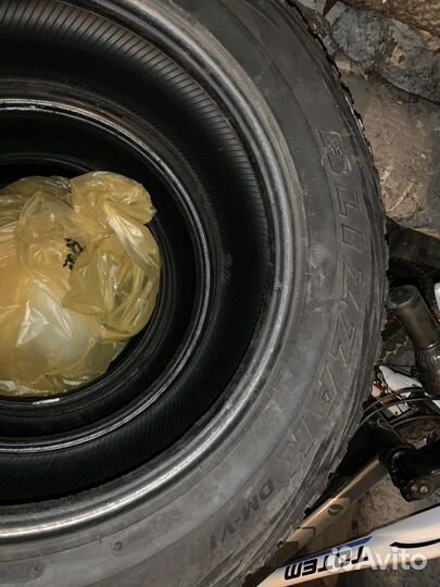 Bridgestone Blizzak DM-V2 235/65 R17