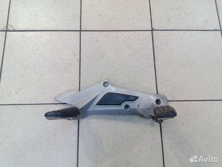 Правая подножка в сборе BMW k 1600 gtl