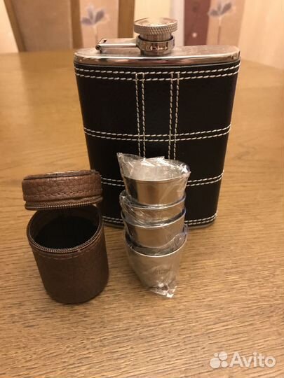 Коньячный набор (фляга +4 стопки )