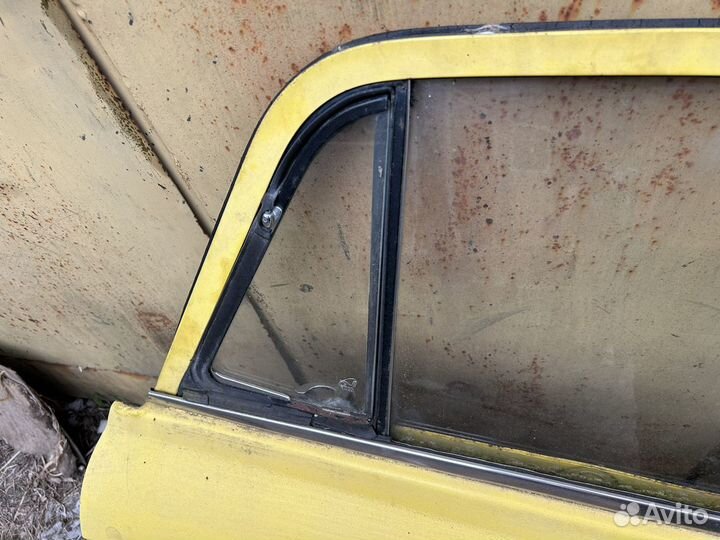 Москвич 2140 дверь передняя